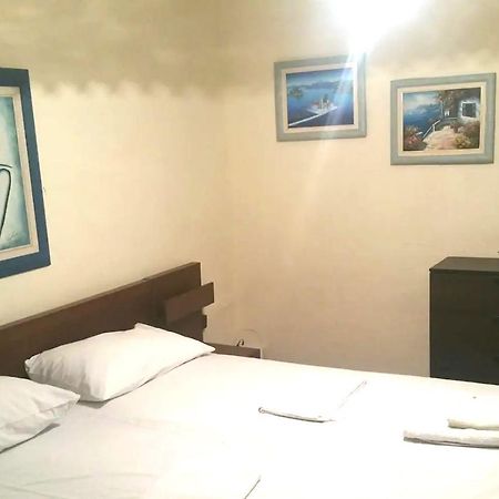 Communist Style Apartment Тирана Экстерьер фото