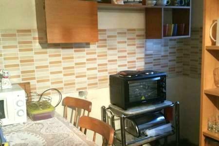 Communist Style Apartment Тирана Экстерьер фото